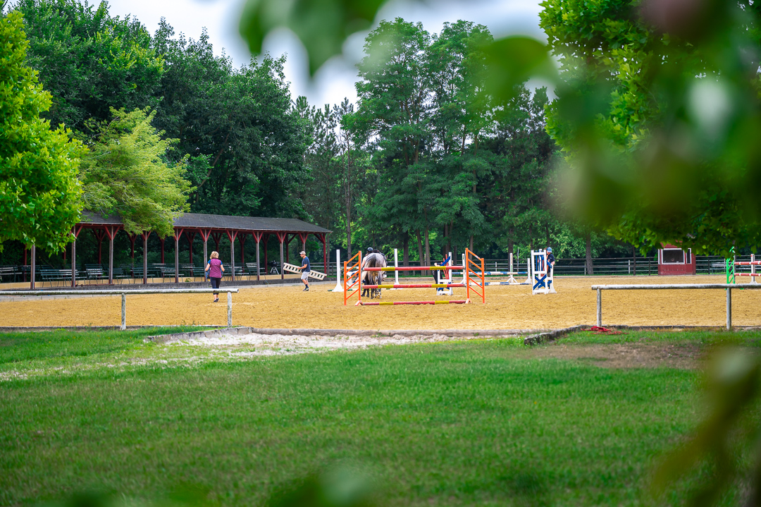 Springplatz mit Hindernissen im Freien